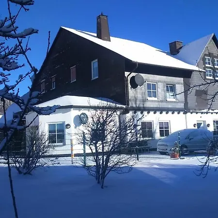 Πανσιόν Haus Seasons